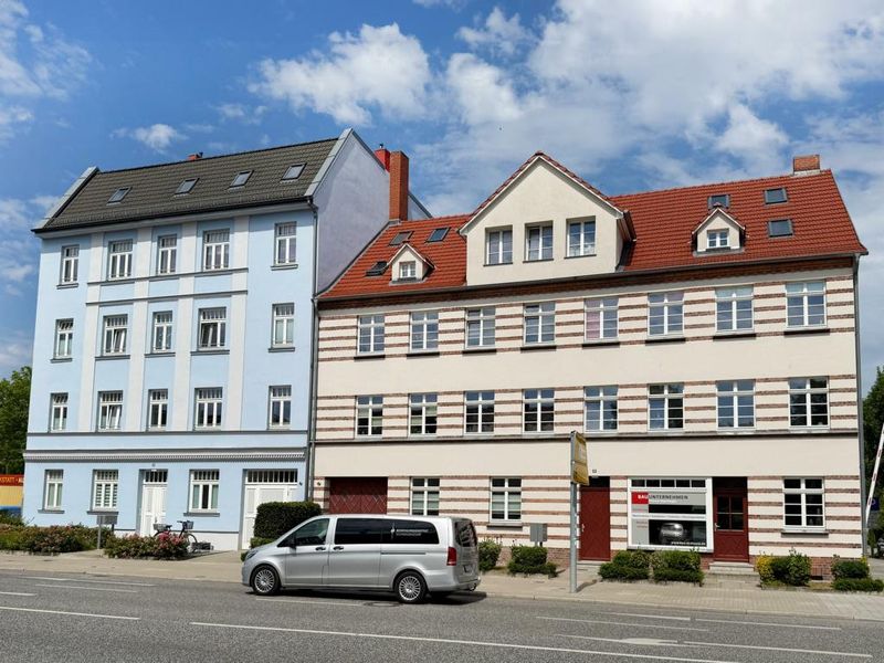 3 Topsanierte MFH in Stralsund mit 42 Pkw-Stellplätzen